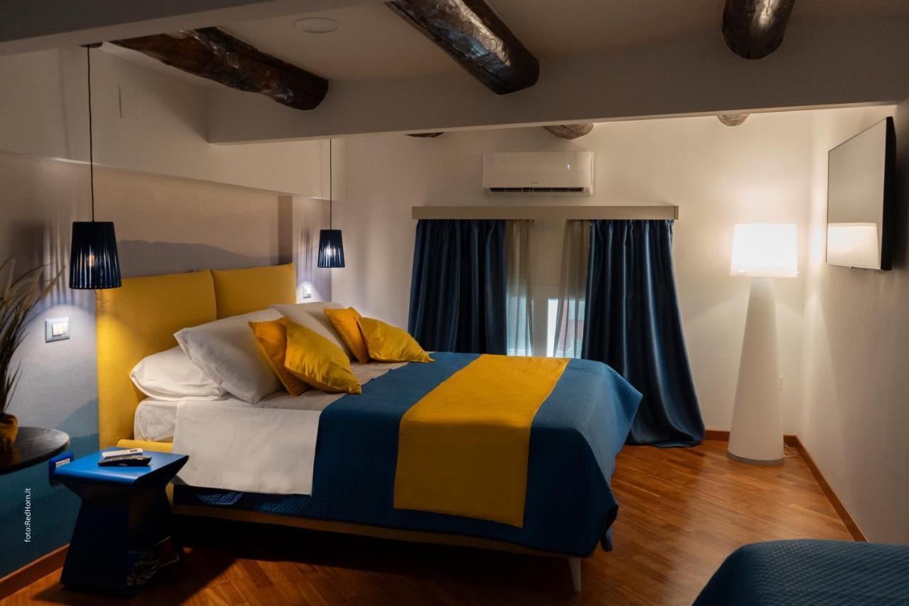 Two Rooms Chiaia 37 那不勒斯 外观 照片