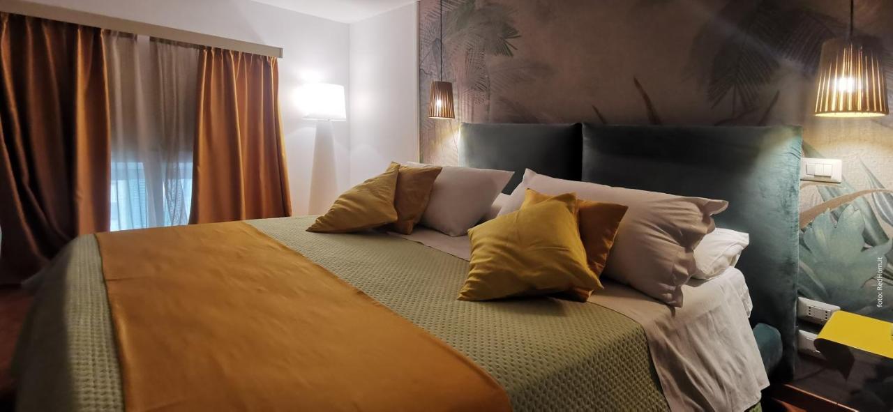 Two Rooms Chiaia 37 那不勒斯 外观 照片